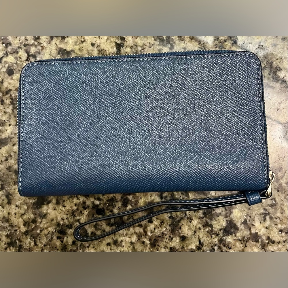 🌸SOLD🌸 NWT Coach XGRN Large Phone Wallet Wristlet - Picture 8 of 8